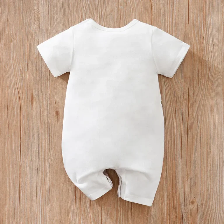 "Barboteuse bébé jungle haut de gamme" (Baby jungle romper of high quality)