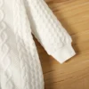 "Trois bodys bébé variants couleurs + confortables"(Three baby bodys varying colors + comfortable)or if you want to insist on the quality :"Trois bodys bébé variants couleurs de qualité + confortables"(Three high-quality baby bodys varying colors + comfortable)