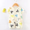 "Barboteuse bébé Mickey, confortable et esthétique" (Onesie baby Mickey, comfortable and stylish)
