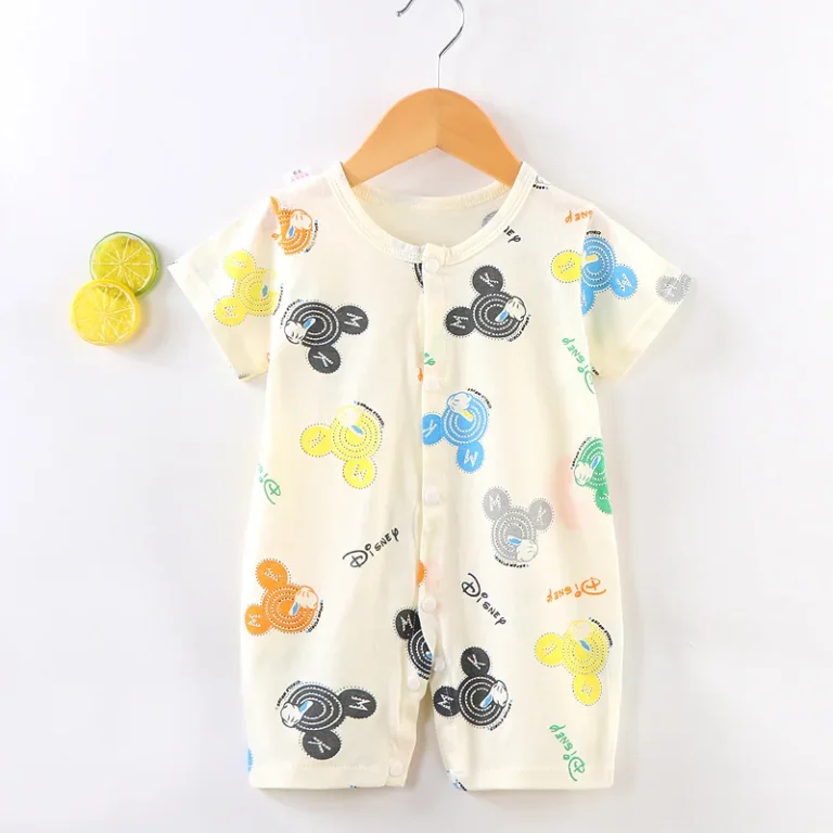 "Barboteuse bébé Mickey, confortable et esthétique" (Onesie baby Mickey, comfortable and stylish)