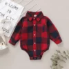 "Chemise-combi plaid garçon, matière douce et tie" (translates to: "plaid shirt-onesie boy, soft material and tie")This keyword highlights the unique combination of a shirt and a onesie, the plaid pattern, the presence of a tie, and the soft material of the outfit.