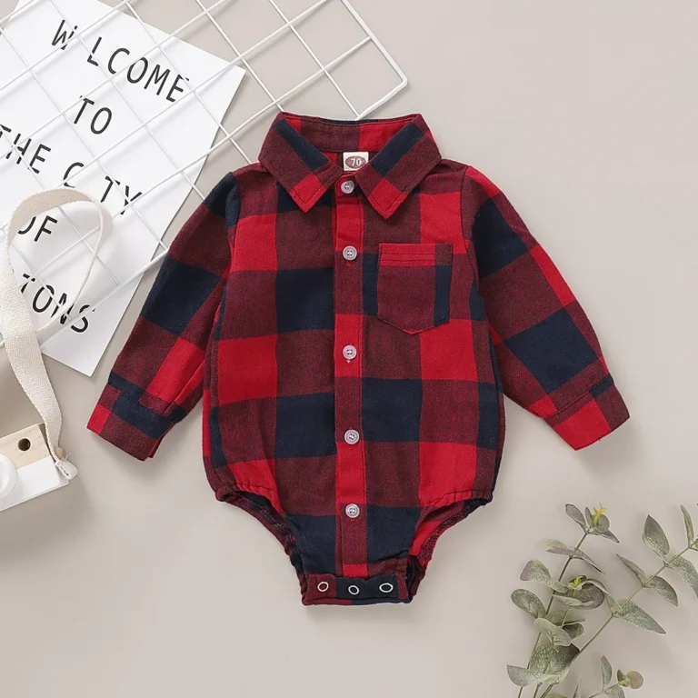 "Chemise-combi plaid garçon, matière douce et tie" (translates to: "plaid shirt-onesie boy, soft material and tie")This keyword highlights the unique combination of a shirt and a onesie, the plaid pattern, the presence of a tie, and the soft material of the outfit.