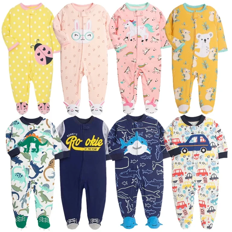 "Onsies bébé colorés et originaux de qualité"(Eight baby onesies with various colors and patterns, high quality)