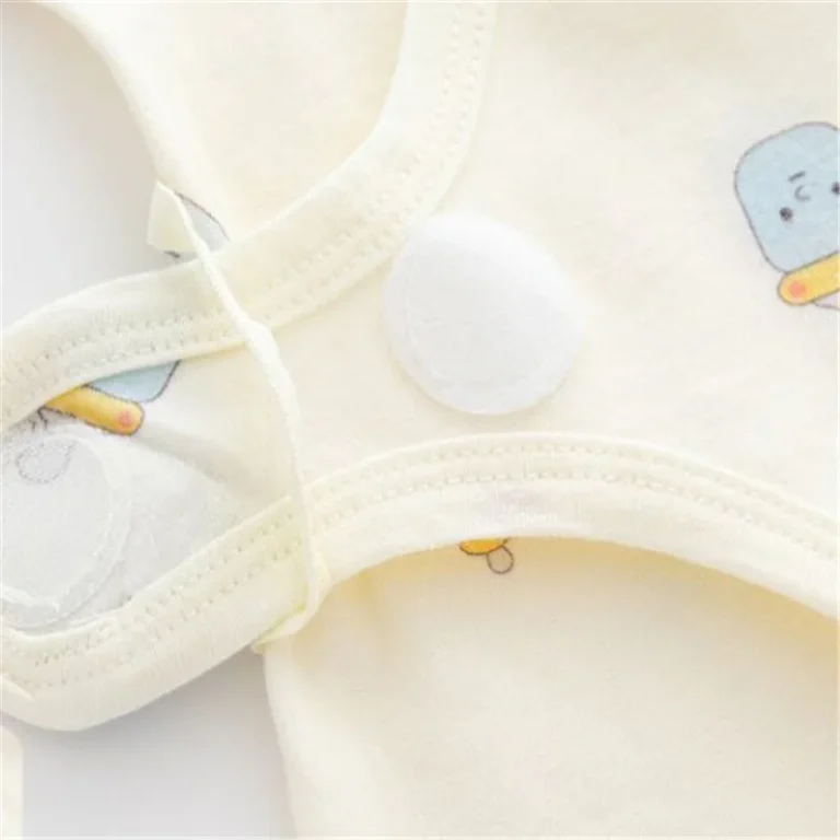 "Barboteuse bébé garçon intersaison confortable et ludique" ( translated to "interseasonal comfortable and playful baby boy's romper")