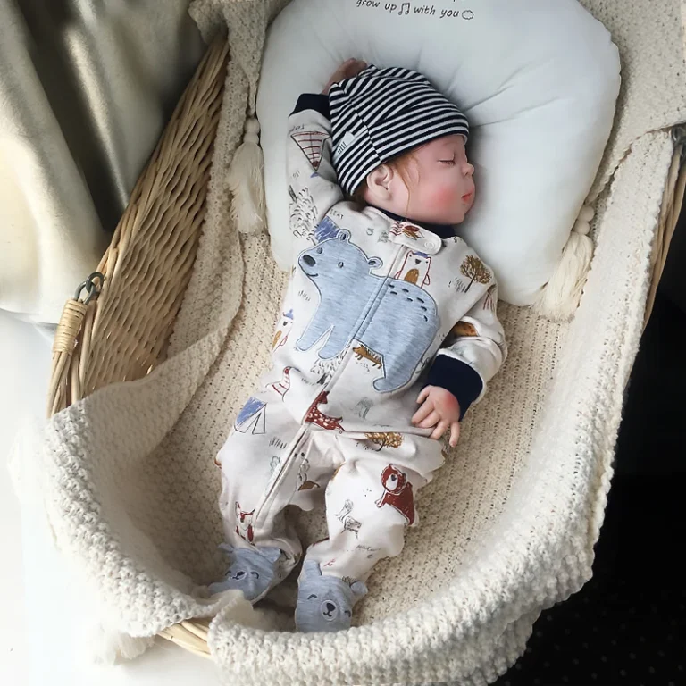 "Onesies bébé colorés et originaux, haute qualité" (Baby onesies with bright colors and original designs, high quality)