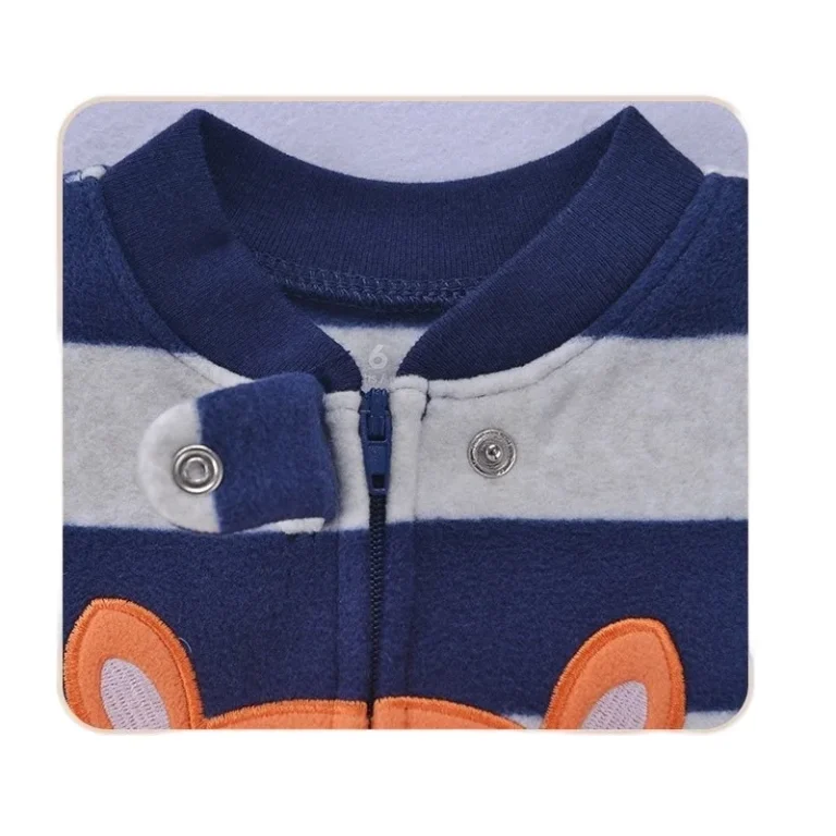 "Barboteuse bébé renard, chaude et confortable" (Onesie baby fox, warm and comfortable)or"Barboteuse et pyjama bébé renard, de qualité" (Onesie and baby fox pajama set, of quality)