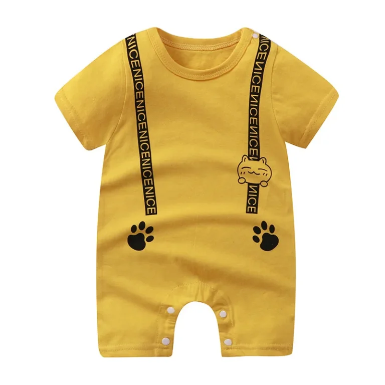 "Barboteuse dinosaure bébé hautement attrayante" (Onesie dinosaur baby highly appealing) or "Barboteuse dinosaure bébé décorative et confortable" (Onesie dinosaur baby decorative and comfortable).